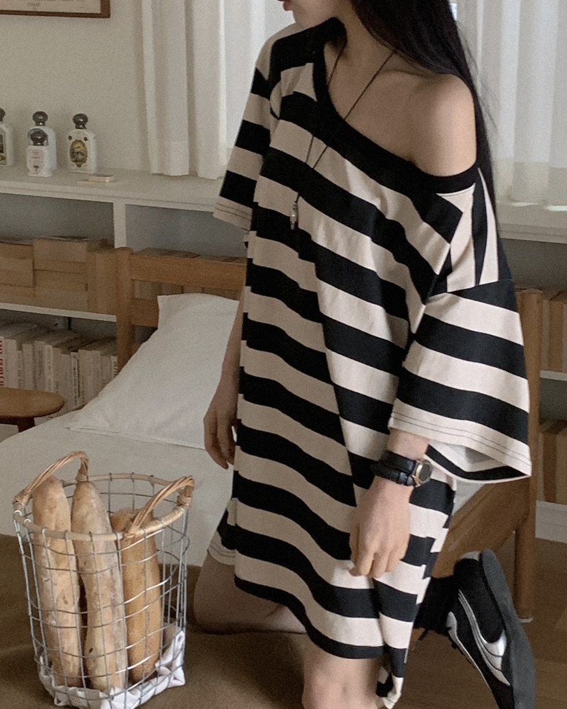 OURWAVE/OUR ROOM韓國東大門直郵女士新款推薦連衣裙條紋Our Wave/Our Room連衣裙