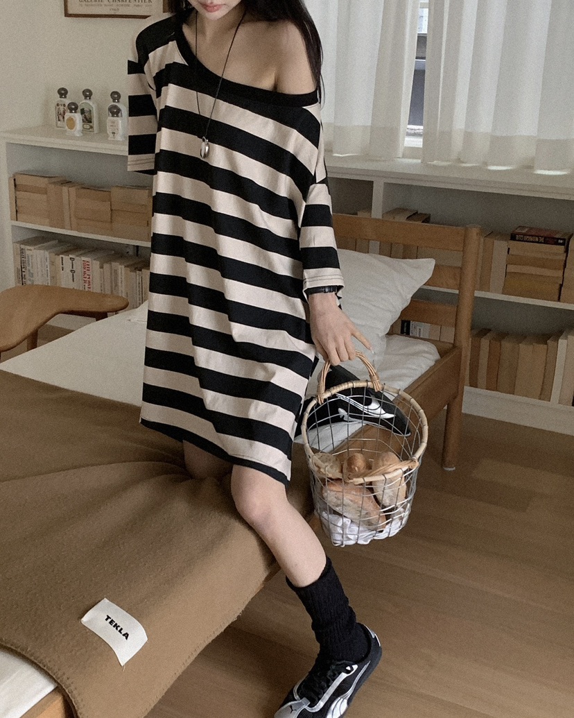 OURWAVE/OUR ROOM韓國東大門直郵女士新款推薦連衣裙條紋Our Wave/Our Room連衣裙