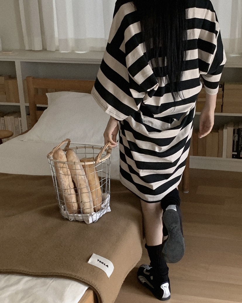 OURWAVE/OUR ROOM韓國東大門直郵女士新款推薦連衣裙條紋Our Wave/Our Room連衣裙