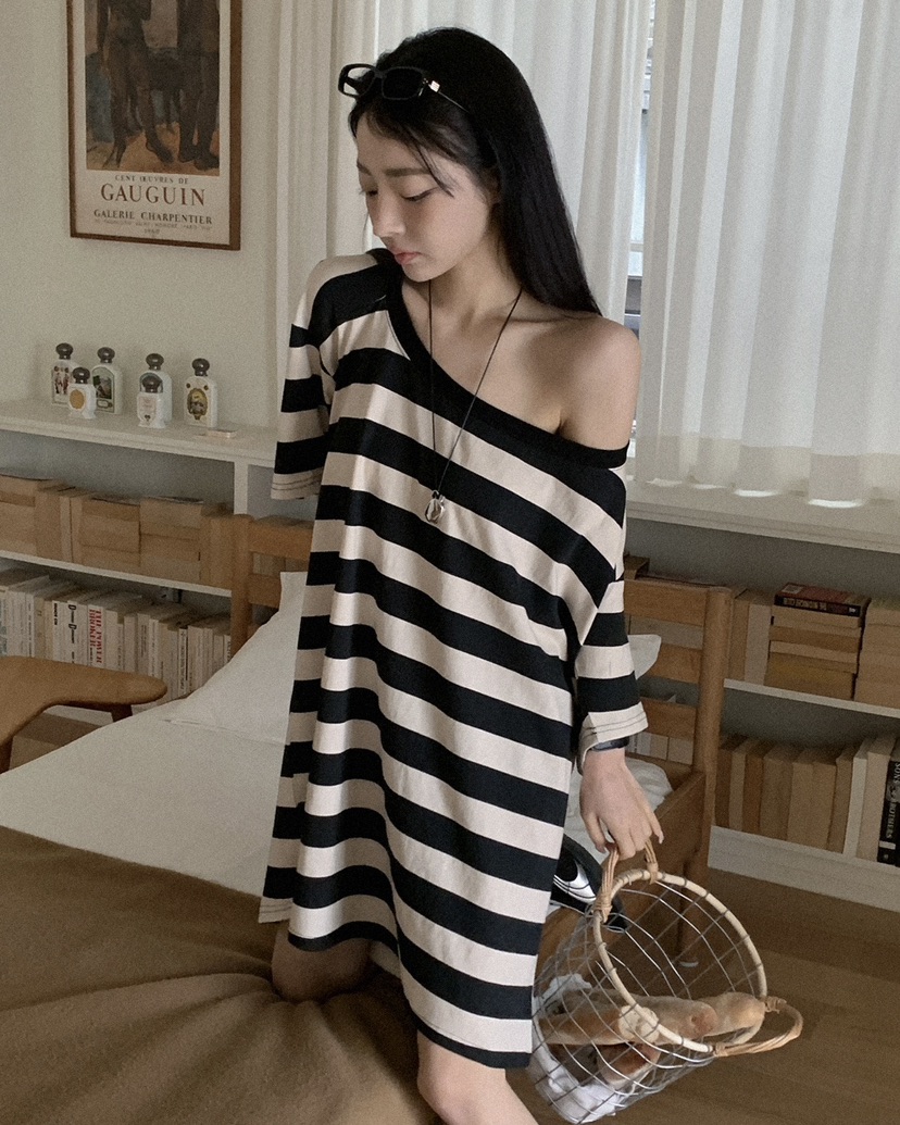 OURWAVE/OUR ROOM韓國東大門直郵女士新款推薦連衣裙條紋Our Wave/Our Room連衣裙