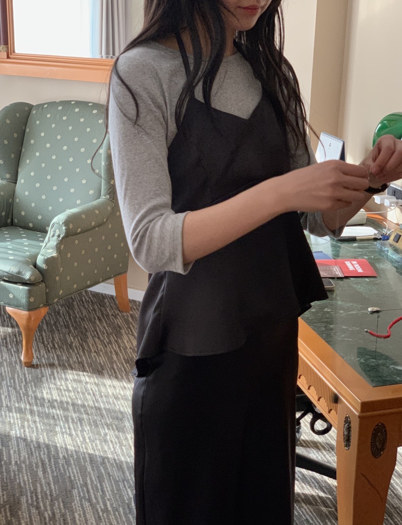 NOUVEAU韓國東大門直郵女裝新款推薦時尚職業熱賣吊帶背心NOUVEAU吊帶/背心