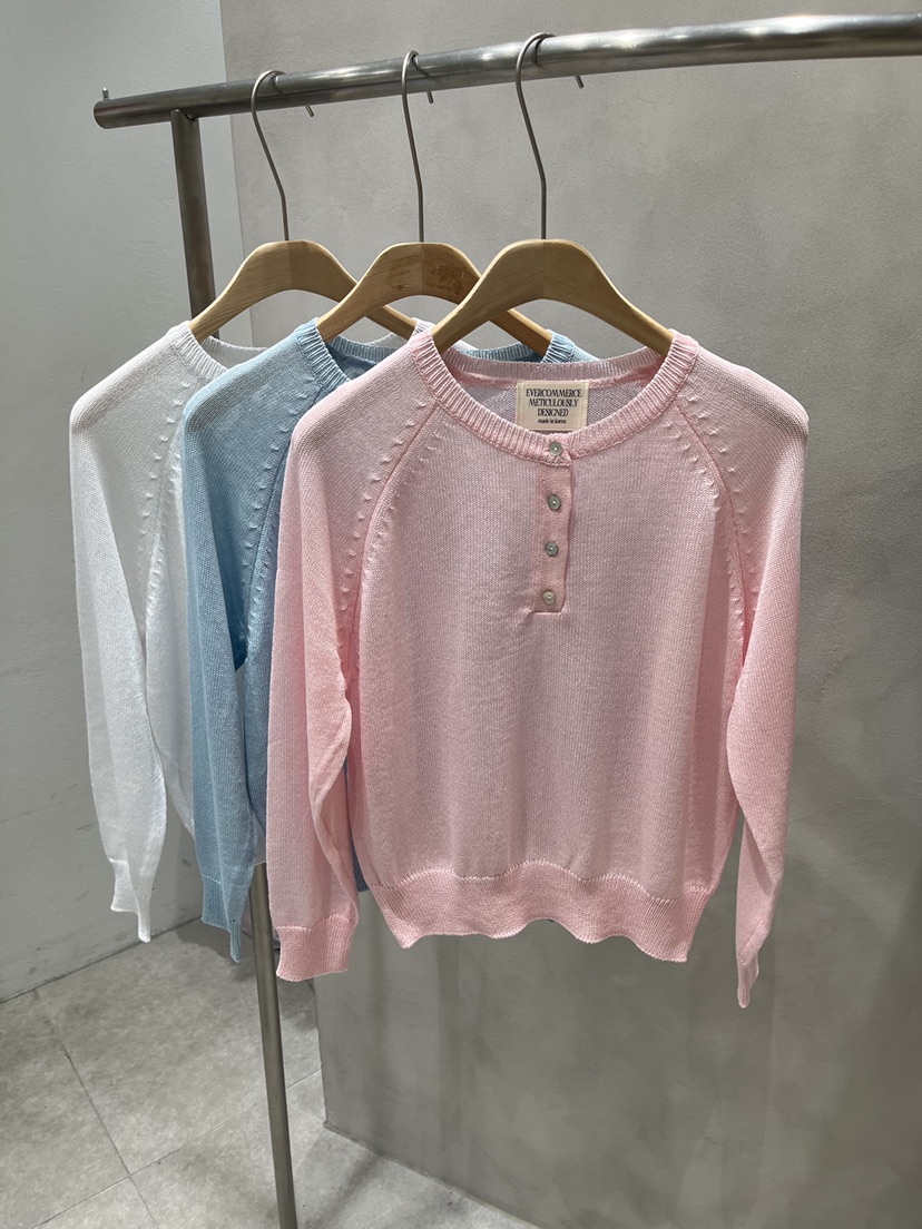 EVERCOMMERCE METICULOUSLY DESIGNED韓國東大門代購女裝新品熱賣針織衫EVERCOMMERCE METICULOUSLY DESIGNED針織衫