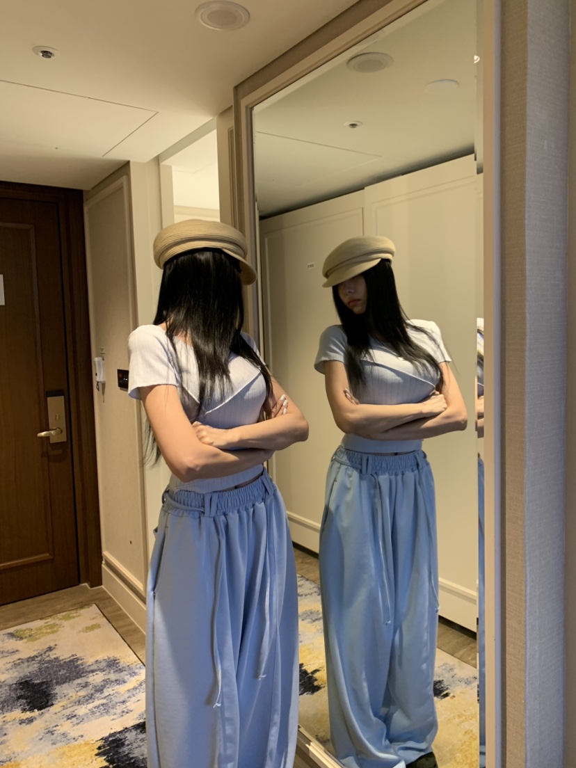 BADCALM韓國直郵女士新品推薦時尚休閑熱賣26春夏T恤鏤空BADCALMT恤