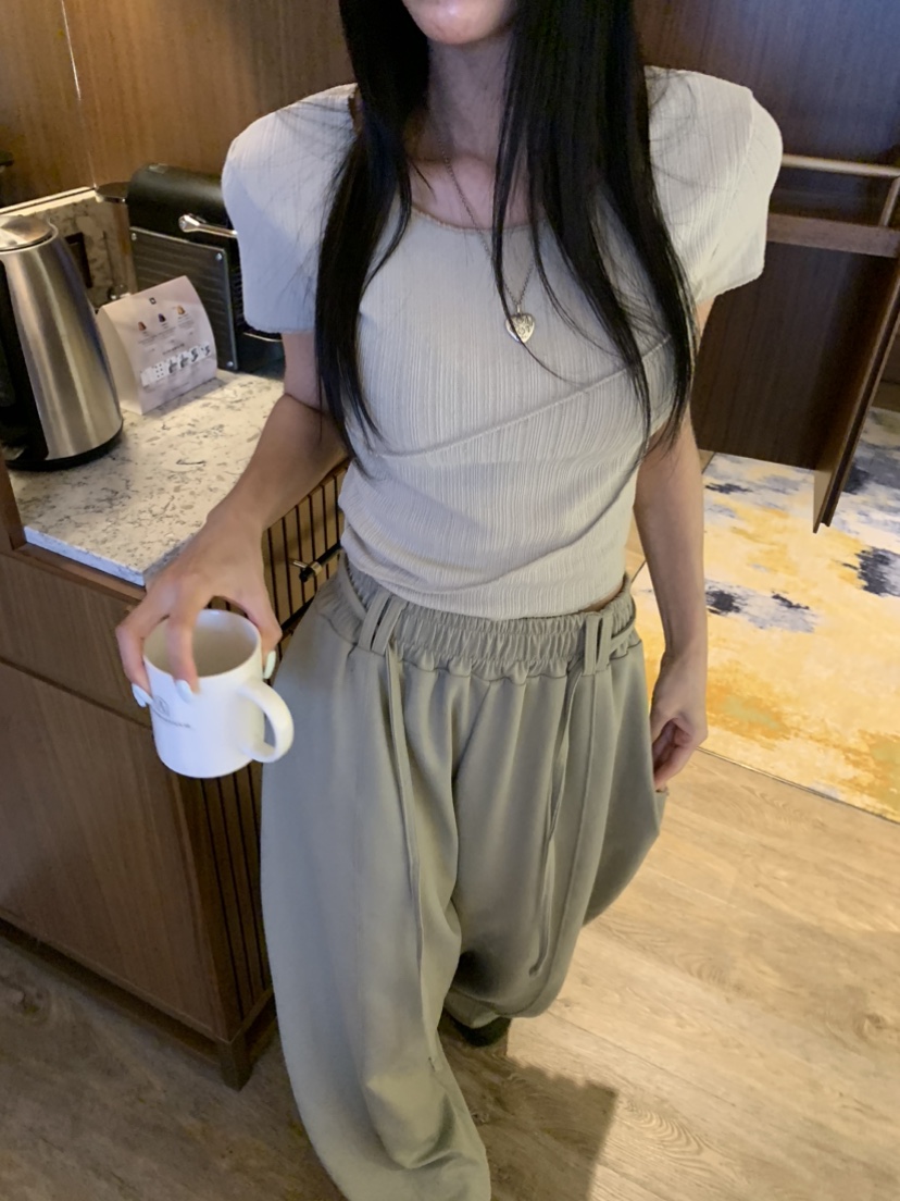 BADCALM韓國直郵女士新品推薦時尚休閑熱賣26春夏T恤鏤空BADCALMT恤