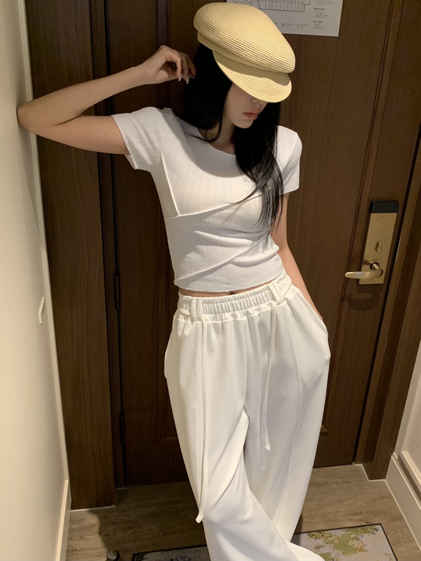 BADCALM韓國直郵女士新品推薦時尚休閑熱賣26春夏T恤鏤空BADCALMT恤