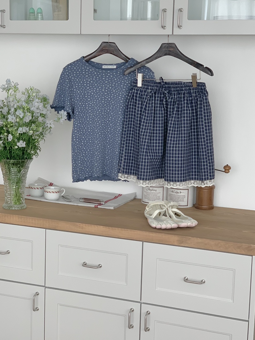 BEFORE SUNRISE韓國東大門代購女裝新品熱賣推薦T恤小花BEFORE SUNRISET恤