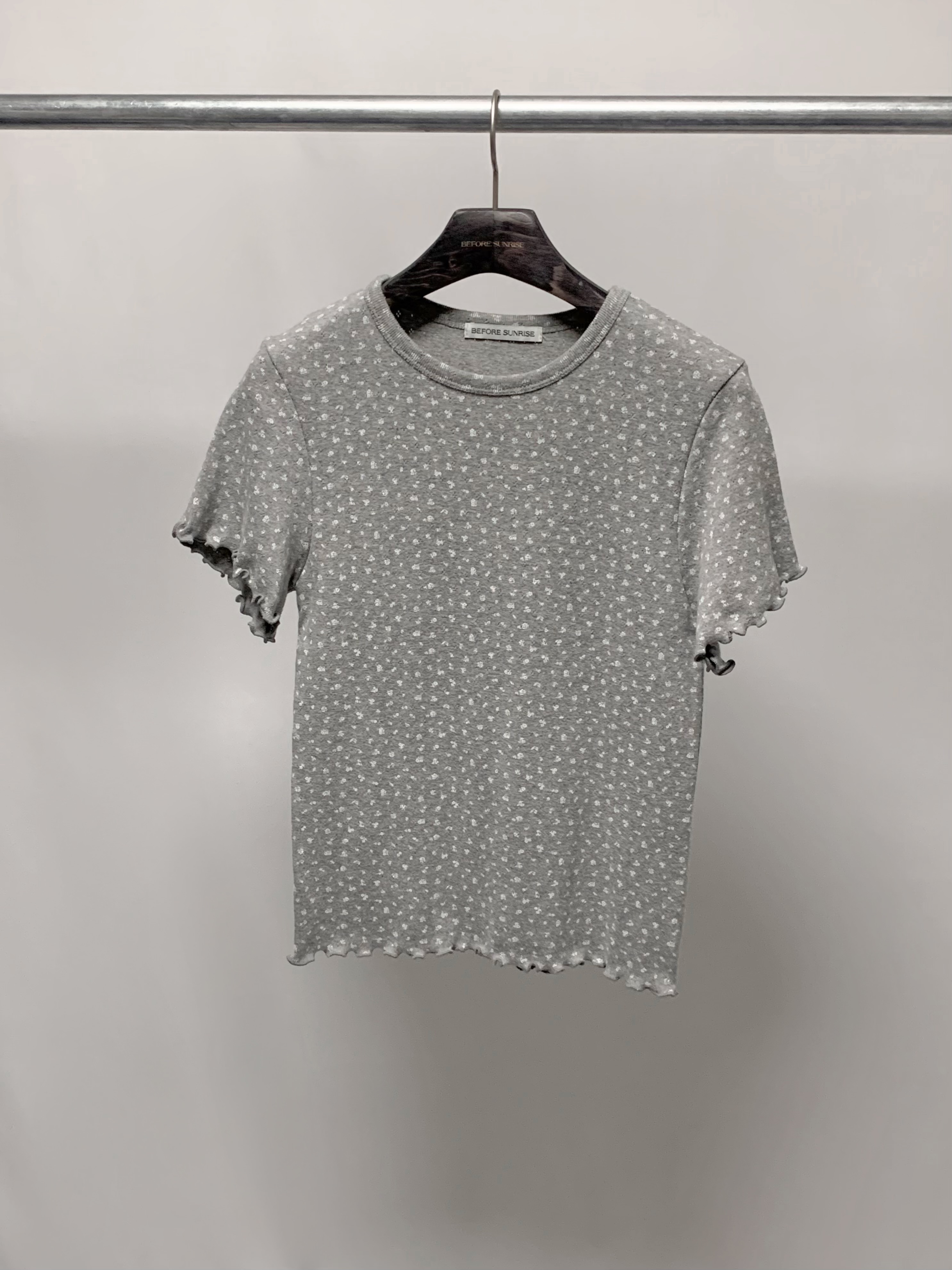 BEFORE SUNRISE韓國東大門代購女裝新品熱賣推薦T恤小花BEFORE SUNRISET恤圖色2