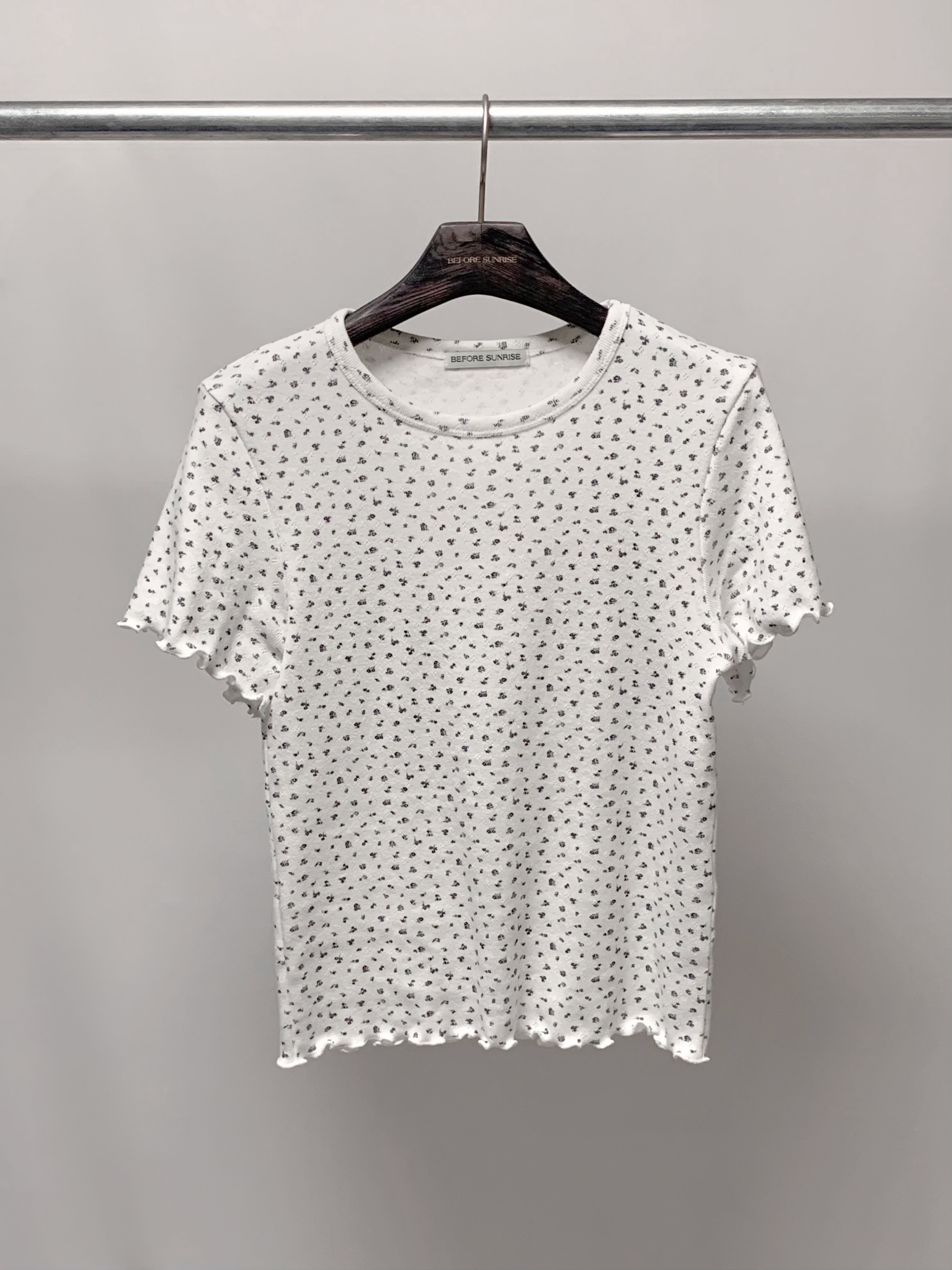 BEFORE SUNRISE韓國東大門代購女裝新品熱賣推薦T恤小花BEFORE SUNRISET恤圖色3