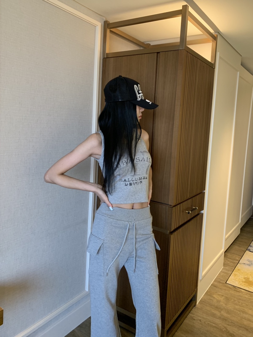 BADCALM韓國東大門代購女裝新款時尚推薦26春夏熱賣吊帶背心BADCALM吊帶/背心