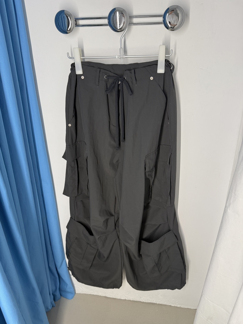 SEOLO韓國代購女士新品26春夏時尚人氣推薦休閑褲口袋花朵Seolo seoul休閑褲圖色1