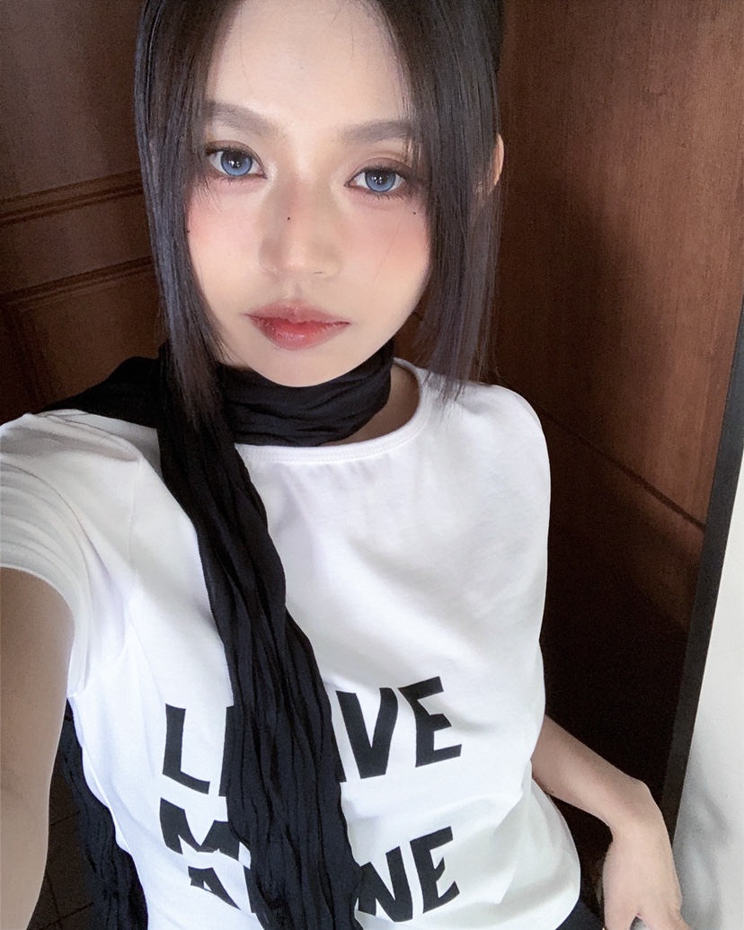 LIVE AID-P韓國代購女士新款人氣推薦26春夏職業時尚T恤LIVE AID-PT恤