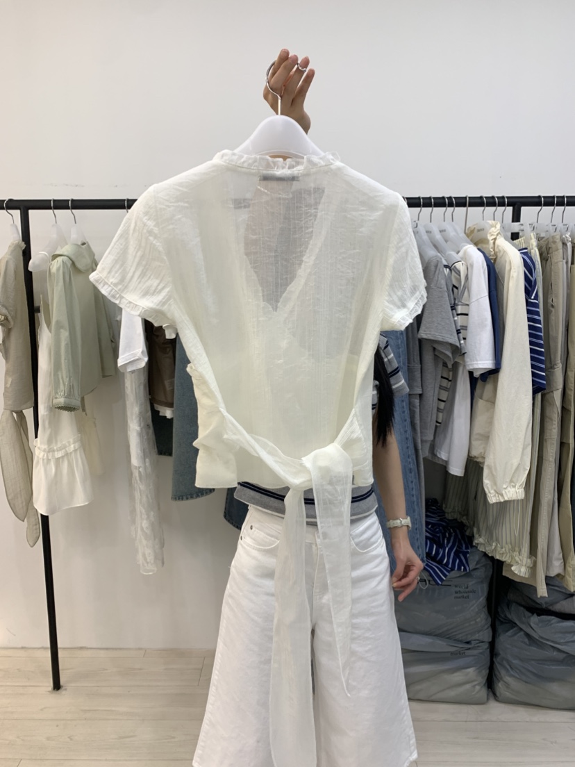 CEDARWOOD韓國東大門代購女裝新品推薦26春夏襯衫蕾絲衫荷葉邊CEDAR WOOD襯衫/蕾絲衫