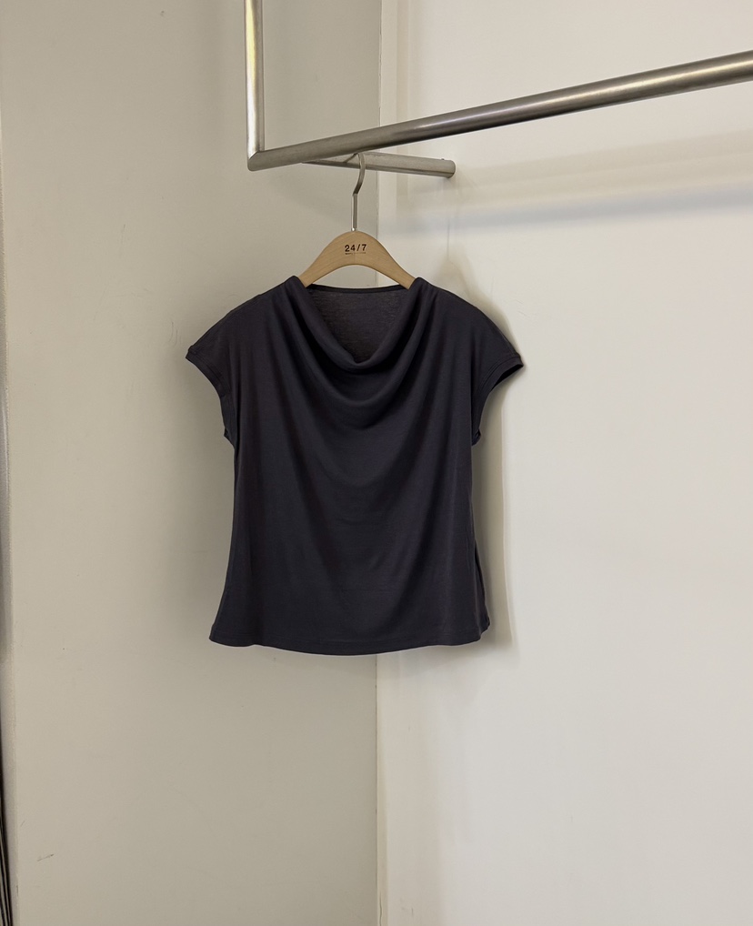 TWENTY FOUR SEVEN24-7韓國東大門直郵女裝新款人氣吊帶背心褶皺TEWNTY FOUR SEVEN24-7吊帶/背心圖色3墨色