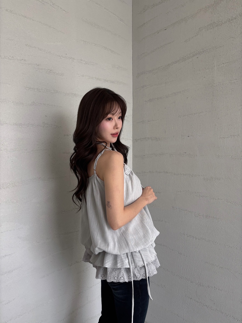 TOO HOT韓國直郵實拍女士新品推薦職業吊帶背心含脖帶花朵TOO HOT吊帶/背心