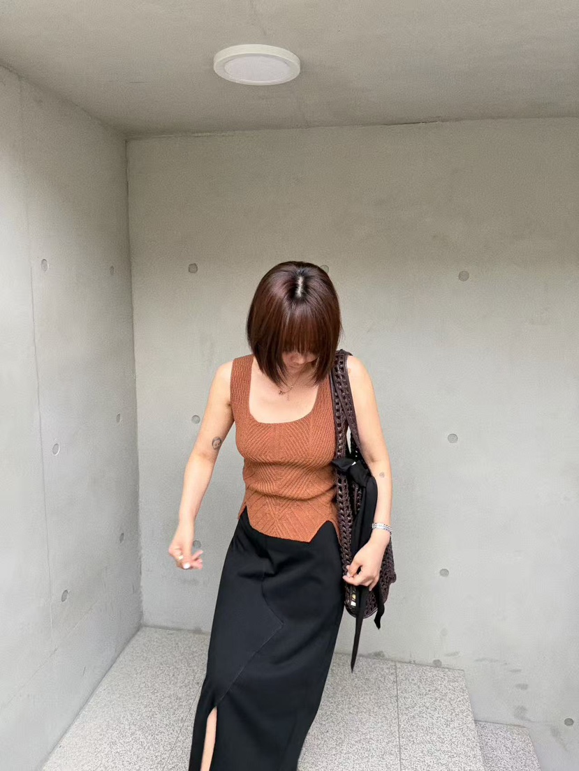 OLI SEOUL韓國東大門代購女裝新款26春夏時尚熱賣吊帶背心OLI SEOUL吊帶/背心