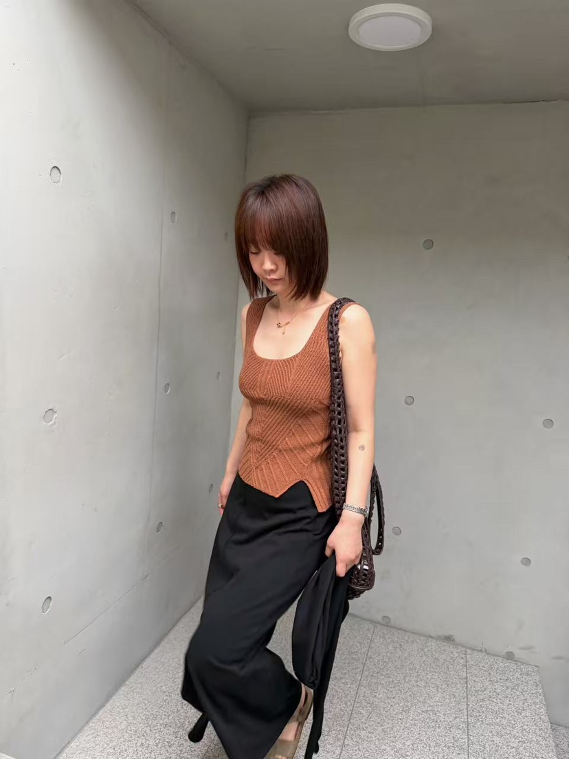 OLI SEOUL韓國東大門代購女裝新款26春夏時尚熱賣吊帶背心OLI SEOUL吊帶/背心