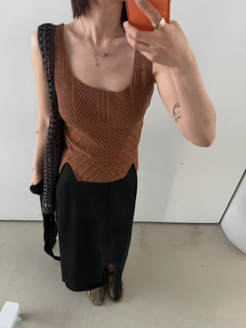 OLI SEOUL韓國東大門代購女裝新款26春夏時尚熱賣吊帶背心OLI SEOUL吊帶/背心