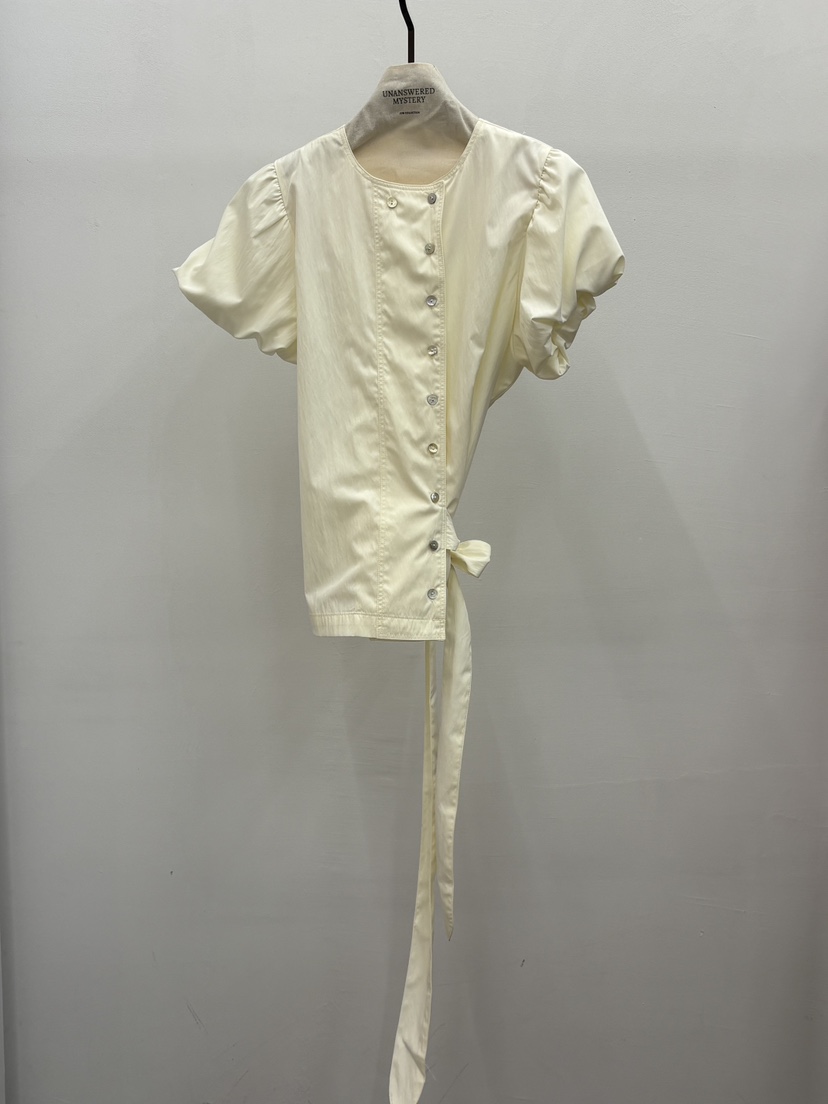 UNANSWERED-MYSTERY/FIFO韓國東大門直郵女裝新品休閑襯衫蕾絲衫泡泡袖UNANSWERED-MYSTERY/FIFO襯衫/蕾絲衫圖色1