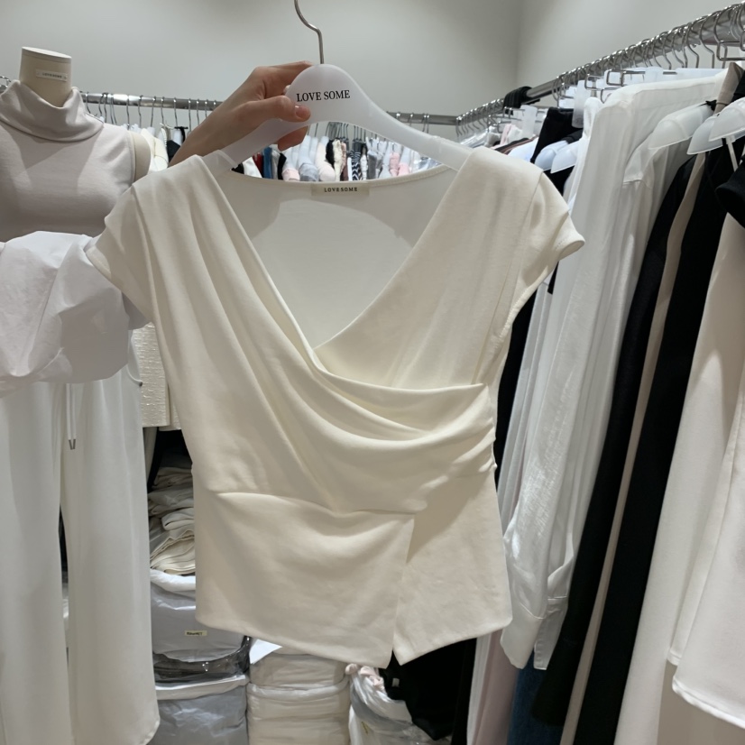 LOVE SOME韓國代購女裝新品時尚推薦職業26春夏T恤不對稱LOVE SOMET恤圖色2