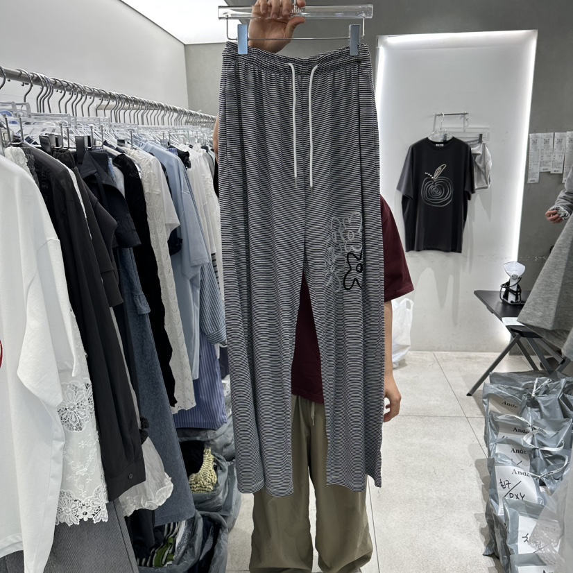 ANDE韓國代購女裝新款熱賣推薦人氣時尚休閑休閑褲天絲刺繡Ande休閑褲圖色2