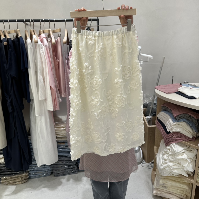 AURA韓國東大門直郵女裝新款26春夏熱賣時尚長裙刺繡雪紡Au ra長裙圖色1