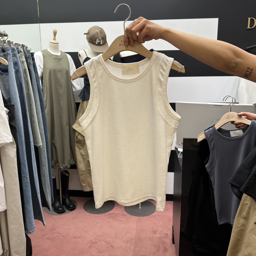DAILY MOMENT韓國直郵實拍女裝新品職業時尚26春夏吊帶背心DAILY MOMENT吊帶/背心圖色1