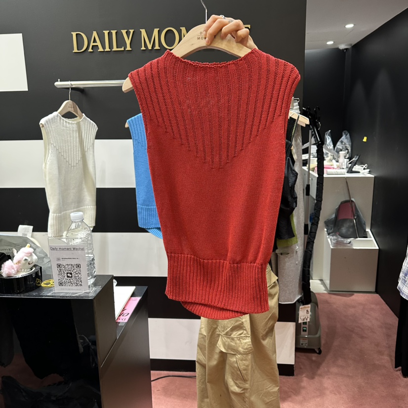 DAILY MOMENT韓國代購女裝新款推薦熱賣職業人氣吊帶背心DAILY MOMENT吊帶/背心圖色1