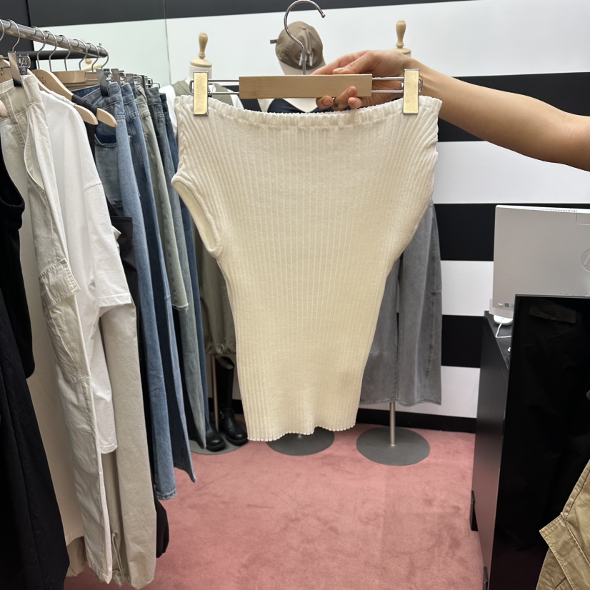 DAILY MOMENT韓國東大門直郵女士新款職業推薦休閑時尚T恤DAILY MOMENTT恤