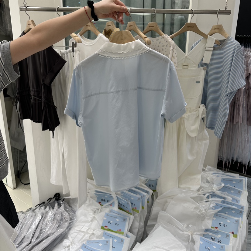 OURMOMENT韓國東大門直郵女士新品時尚推薦職業襯衫蕾絲衫OURMOMENT襯衫/蕾絲衫