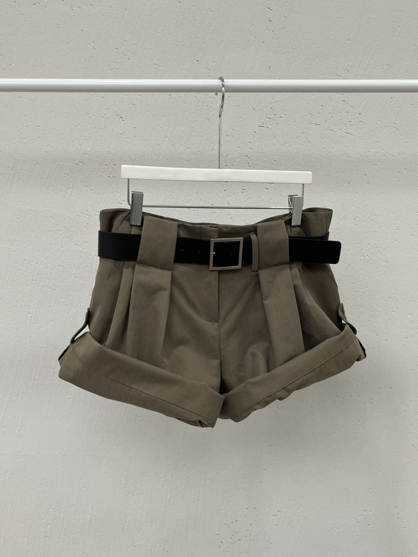 BEAMING SEOUL韓國東大門直郵女士新款26春夏職業熱賣短褲BEAMING SEOUL短褲圖色1