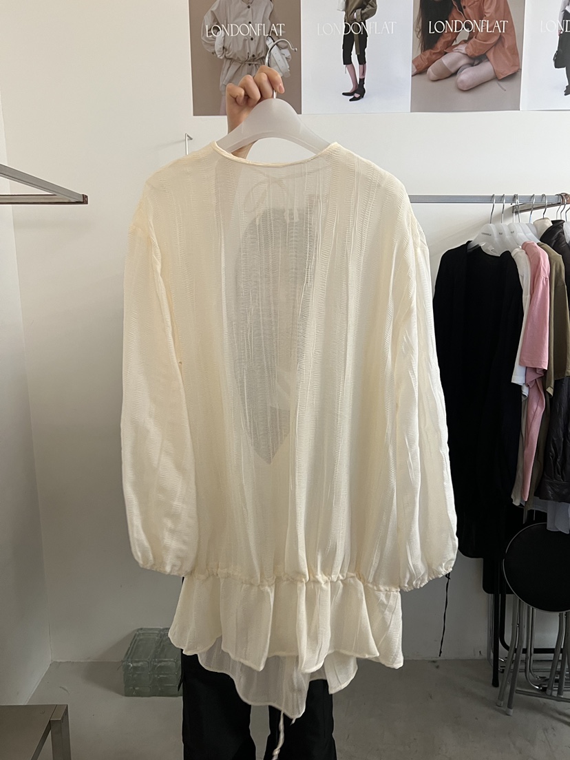 LONDON FLAT韓國東大門直郵女士新款熱賣襯衫蕾絲衫褶皺LONDON FLAT襯衫/蕾絲衫