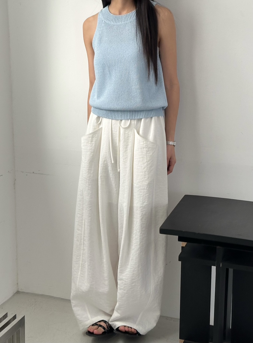 LE VASE韓國代購女裝新品人氣時尚26春夏職業推薦吊帶背心LE VASE吊帶/背心