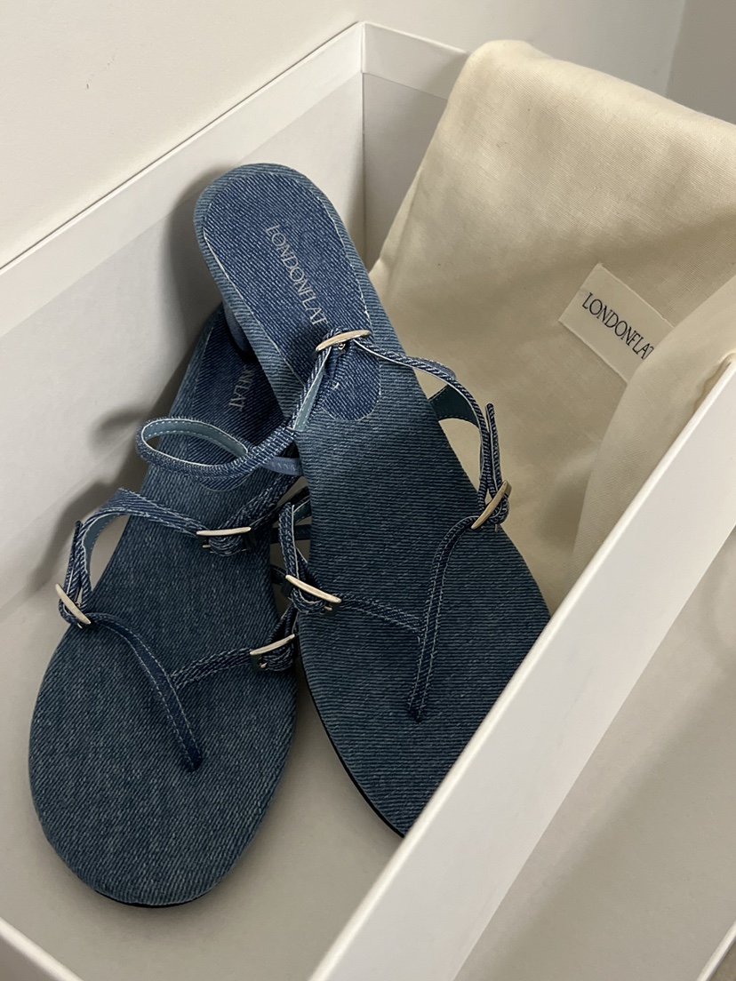 LONDON FLAT韓國東大門直郵女裝新款熱賣休閑推薦涼鞋拖鞋LONDON FLAT涼鞋/拖鞋