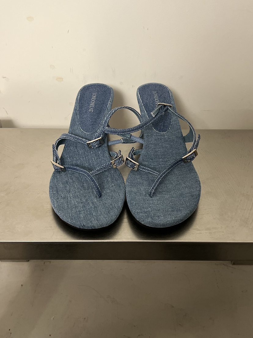 LONDON FLAT韓國東大門直郵女裝新款熱賣休閑推薦涼鞋拖鞋LONDON FLAT涼鞋/拖鞋圖色1