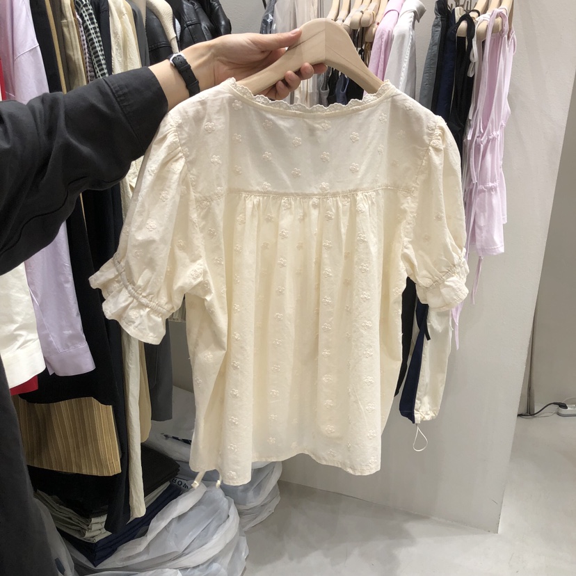 FRE韓國東大門代購女裝新款人氣職業推薦襯衫蕾絲衫花朵蕾絲FRE SEOUL襯衫/蕾絲衫