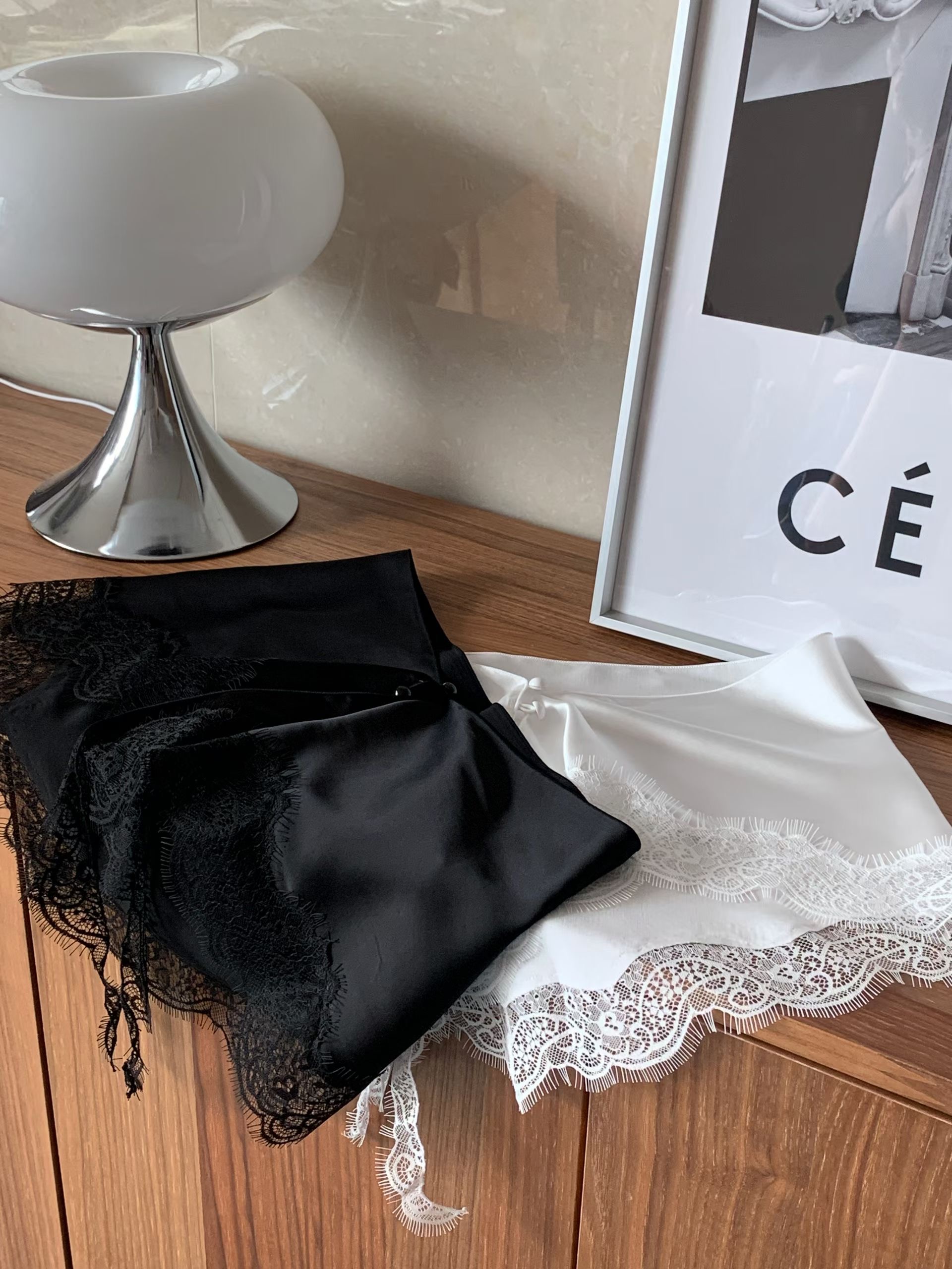 TINT韓國代購女裝新款休閑人氣時尚熱賣短裙蕾絲圍巾緞面TINT短裙