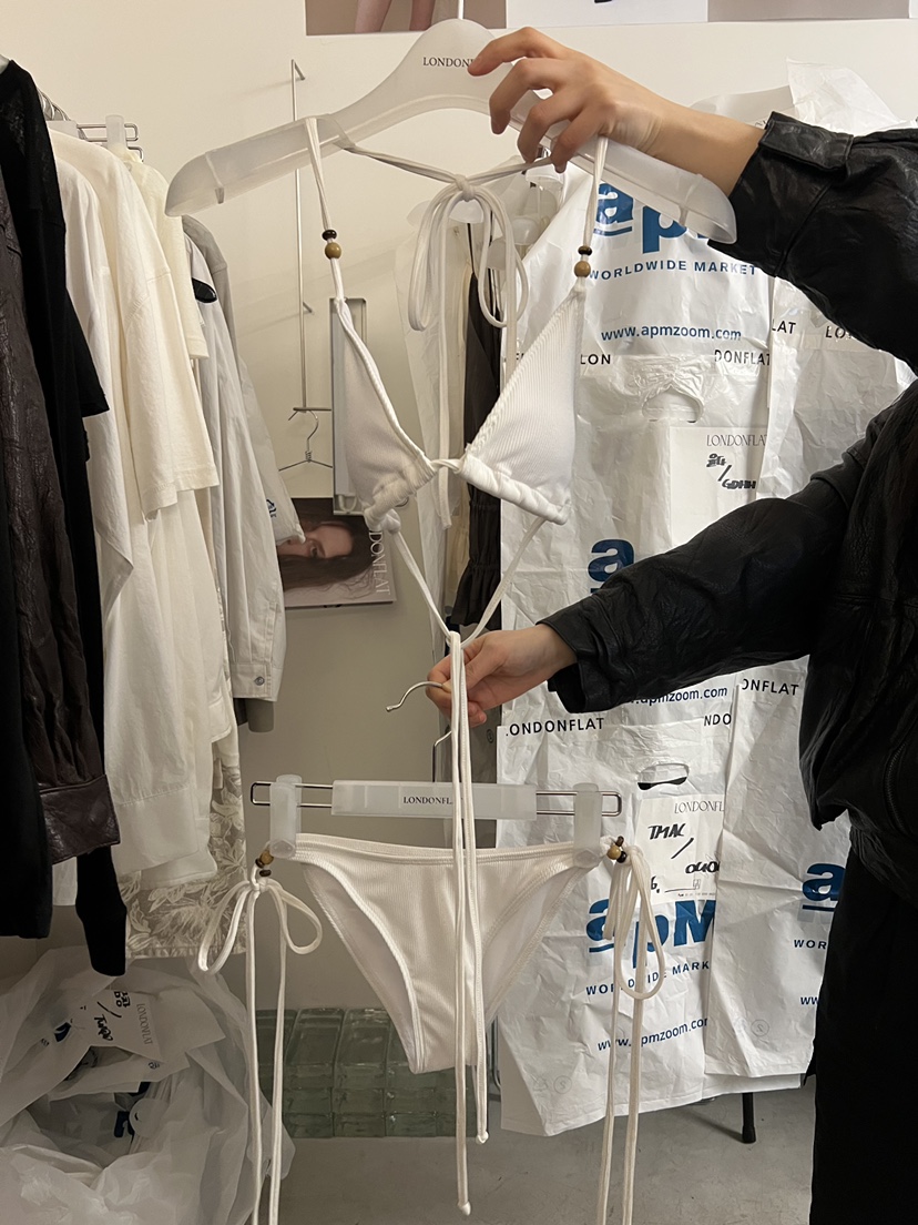 LONDON FLAT韓國直郵實拍女裝新品熱賣推薦時尚休閑泳裝LONDON FLAT泳裝圖色1