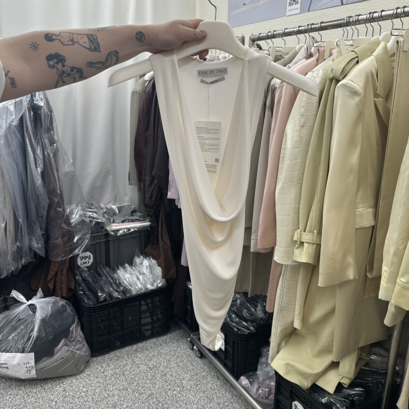 ONEBYTWO韓國東大門直郵女士新款熱賣時尚推薦職業吊帶背心ONE BY TWO吊帶/背心圖色1