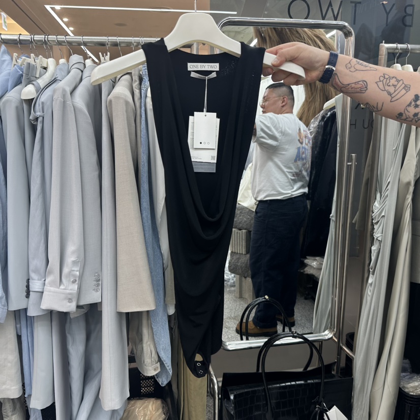 ONEBYTWO韓國東大門直郵女士新款熱賣時尚推薦職業吊帶背心ONE BY TWO吊帶/背心圖色3