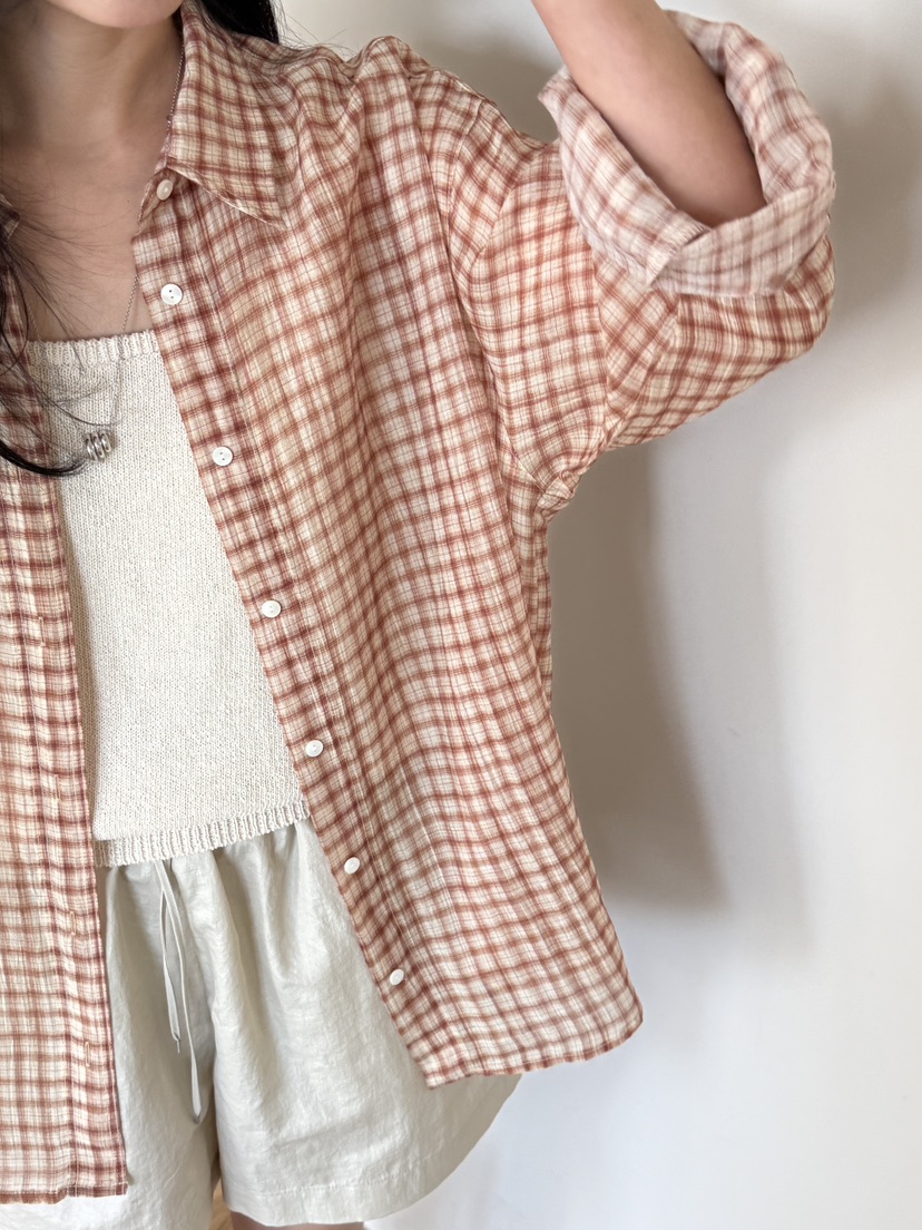 AMY GRACE-A韓國代購女裝新品人氣襯衫蕾絲衫不含內搭格子AMY GRACE-A襯衫/蕾絲衫