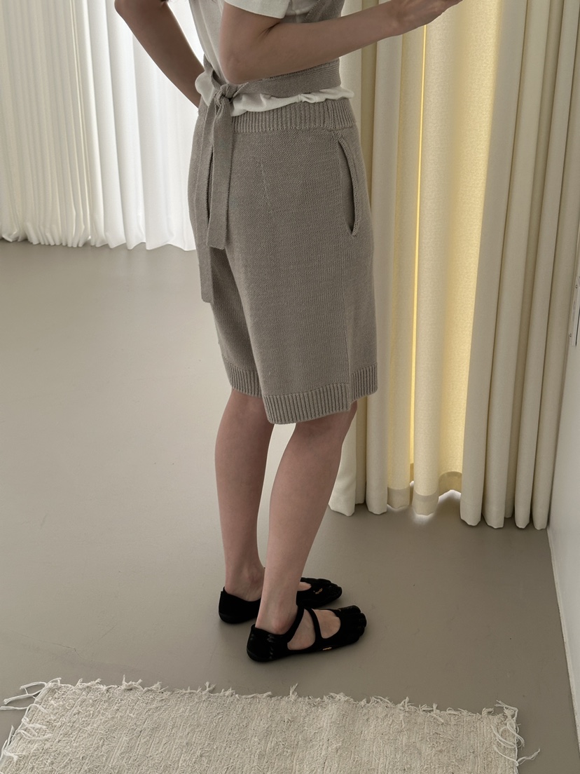 JEONG GAM STUDIOS韓國東大門直郵女士新品人氣職業短褲JEONG GAM STUDIOS短褲