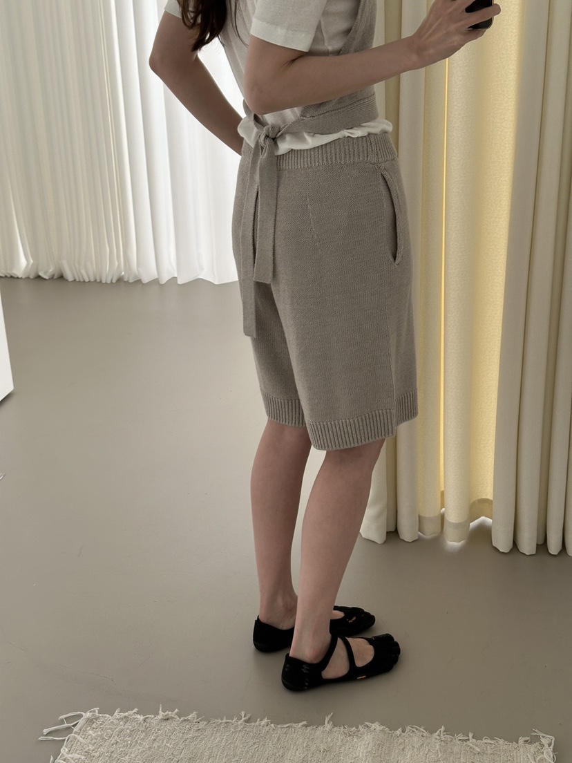 JEONG GAM STUDIOS韓國東大門直郵女士新品人氣職業短褲JEONG GAM STUDIOS短褲