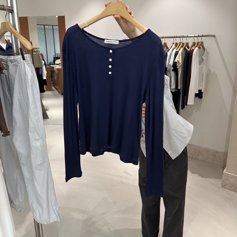 ANDMORE BUTTON韓國代購女裝新款推薦休閑26春夏長袖T恤ANDMORE BUTTON長袖T恤圖色2