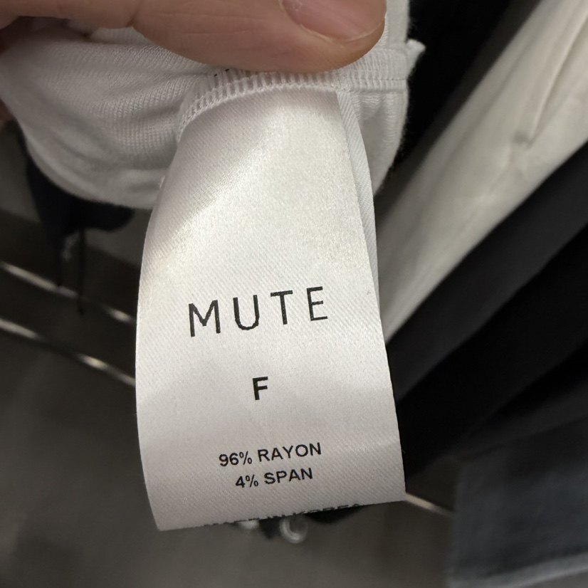 MUTE-P韓國東大門代購女裝新款熱賣職業時尚推薦吊帶背心MUTE吊帶/背心