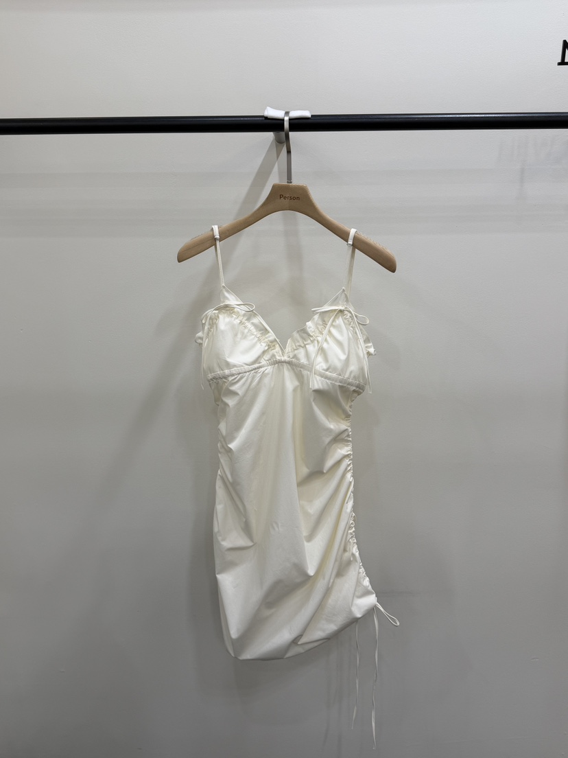 PERSON韓國直郵女裝新款職業熱賣人氣休閑時尚推薦連衣裙PERSON連衣裙圖色3奶油色