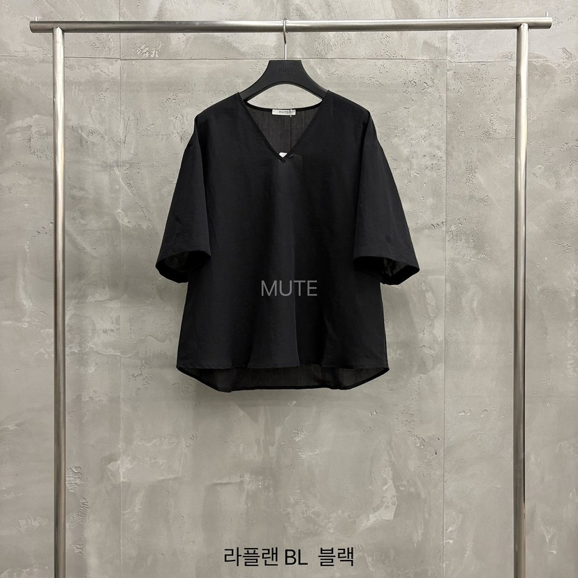 MUTE-P韓國東大門直郵女士新品人氣時尚職業熱賣襯衫蕾絲衫MUTE襯衫/蕾絲衫圖色4黑色