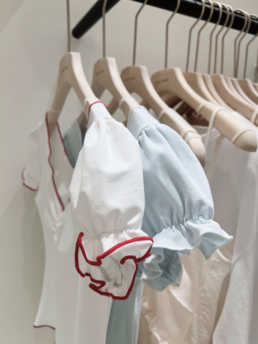 LOVE ROSIE韓國代購女裝新款時尚推薦職業人氣T恤泡泡袖LOVE ROSIET恤