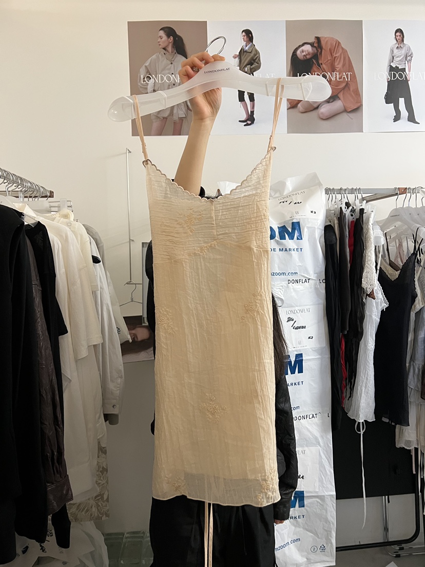 LONDON FLAT韓國直郵女士新品26春夏人氣休閑連衣裙刺繡LONDON FLAT連衣裙圖色2