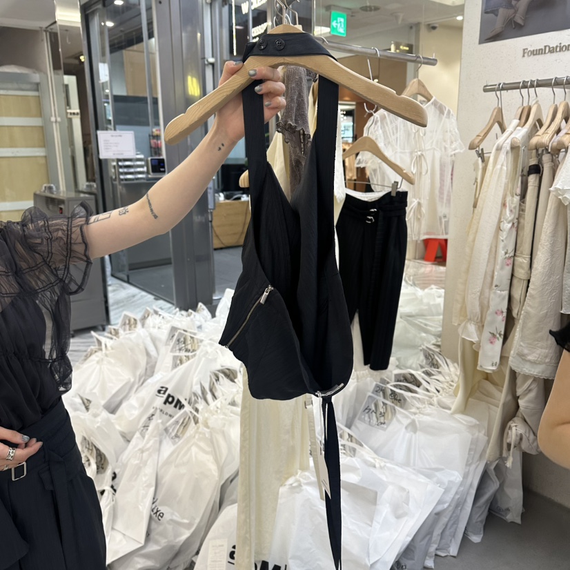 FOUNDATION韓國東大門代購女裝新品熱賣職業推薦吊帶背心FOUNDATION吊帶/背心