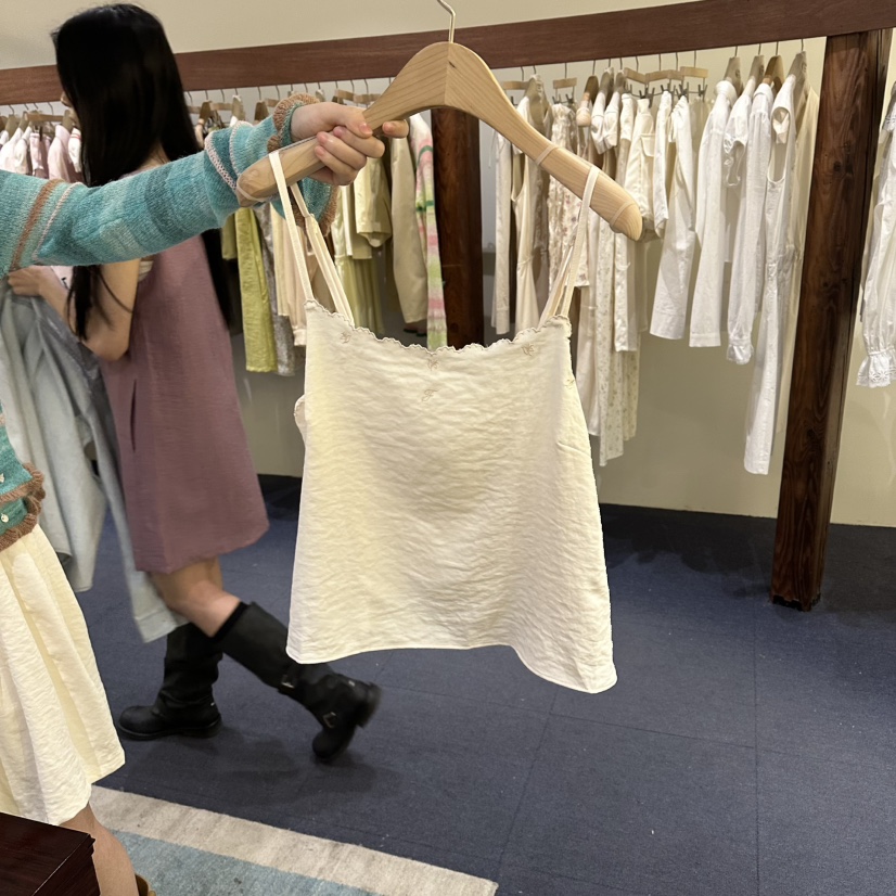 FURE韓國東大門直郵女裝新款時尚休閑26春夏吊帶背心刺繡柔軟FURE吊帶/背心圖色1